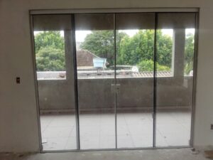 Porta Deslizante em Vidro Temperado
