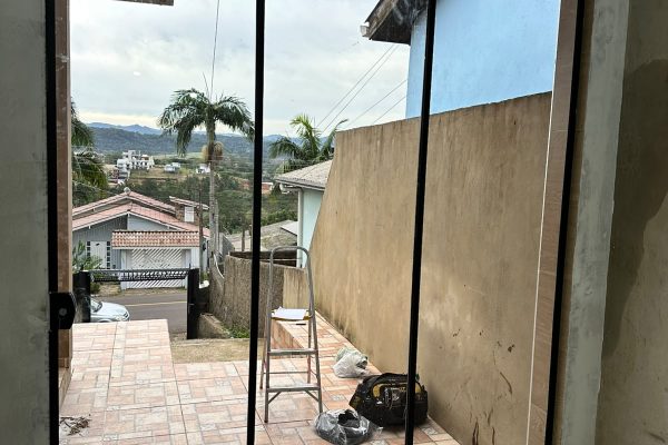 ESQ - Porta VT - 3 Folhas - PRT - Adilson - CB 01