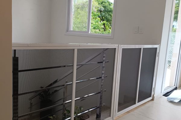 Portãozinhao BL com tela - BCO - Andre - Ivoti 01